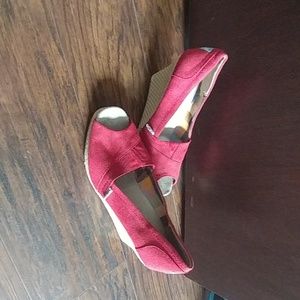 Toms Wedges